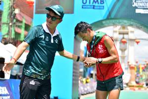 BIB: 146
                            <button type="button" onclick="openModal(21795373)" class="btn btn-primary btn-sm float-right btn-popup" data-toggle="modal" data-target=".modal-high-quality">
                        <i class="fas fa-shopping-cart"></i> Add to Cart
                    </button>
                                            <button type="button" onclick="isThisMe(21795373, true)" class="btn btn-success btn-sm float-right btn-popup btn-isme hidden" data-toggle="tooltip" data-placement="bottom" title="นี่คือรูปของคุณใช่ไหม คลิกที่นี่เพื่อเอาเข้าอัลบั้ม">
                        <i class="fas fa-plus"></i> Add to album
                    </button>
                    <button type="button" onclick="isThisMe(21795373, false)" class="btn btn-warning btn-sm float-right btn-popup btn-isnotme hidden">
                        <i class="fas fa-ban"></i> Remove from album
                    </button>